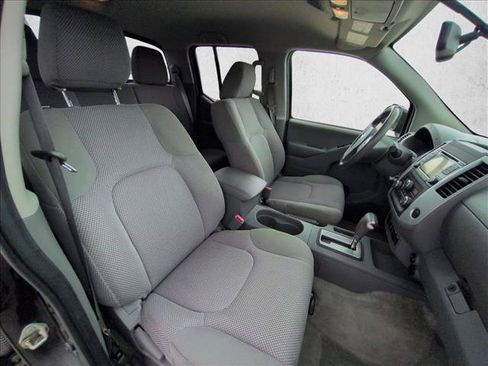 Used 2017 Nissan Frontier SV w/ SV Value Truck Package RWD image 18