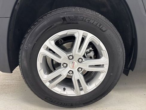 Used 2024 GMC Terrain SLE image 31