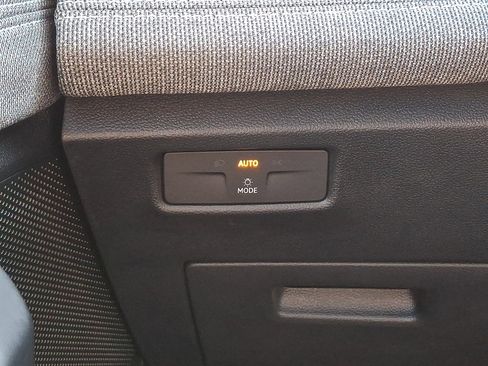 Certified 2025 Volkswagen Tiguan S AWD/4WD image 21
