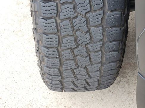 Used 2021 GMC Sierra 1500 AT4 w/ AT4 Value Package AWD/4WD image 11