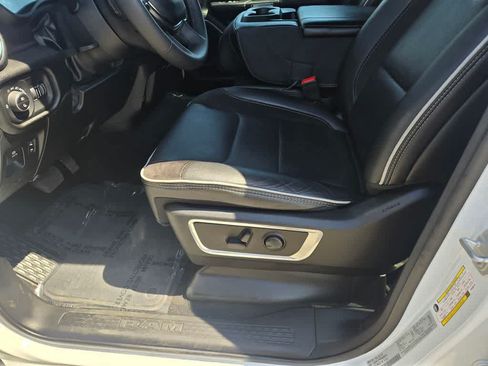 Used 2025 RAM 1500 Laramie AWD/4WD image 18