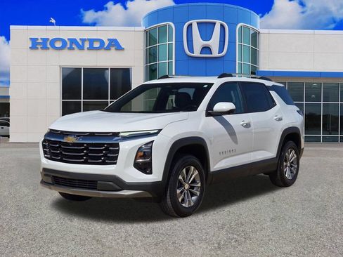 Used 2025 Chevrolet Equinox LT w/ Convenience Package II FWD image 7