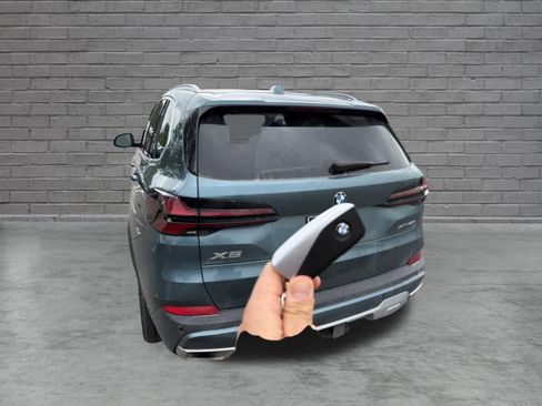 Used 2024 BMW X5 xDrive40i w/ Parking Assistance Package AWD/4WD image 6