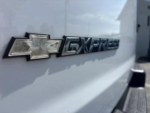 Used 2023 Chevrolet Express 2500 w/ Driver Convenience Package RWD image 18
