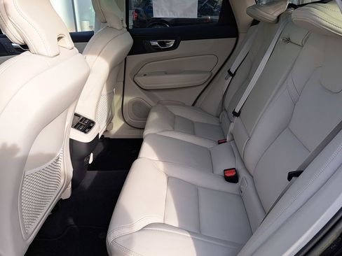 Used 2023 Volvo XC60 B5 Ultimate w/ Climate Package image 22