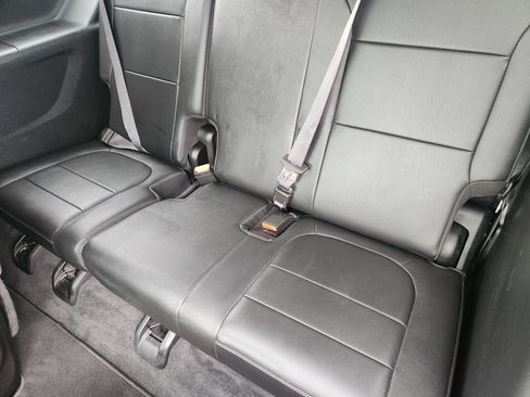 Used 2020 Chevrolet Traverse High Country image 32