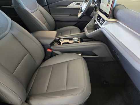 New 2026 Ford Explorer Active w/ Active Comfort Package image 11