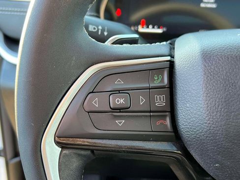 Certified 2023 Jeep Grand Cherokee Laredo w/ Luxury Tech Group I image 21