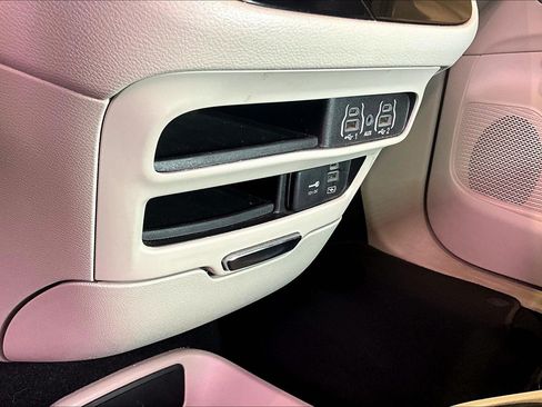 Used 2022 Chrysler Pacifica Touring-L FWD image 15