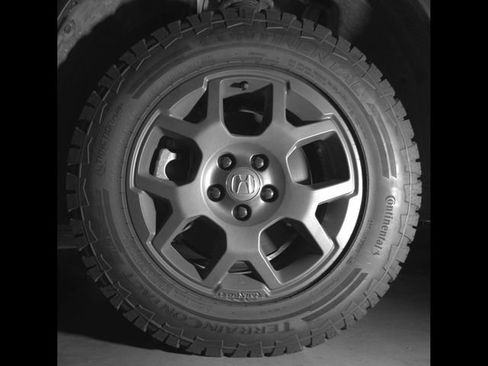 Used 2025 Honda Pilot TrailSport image 9