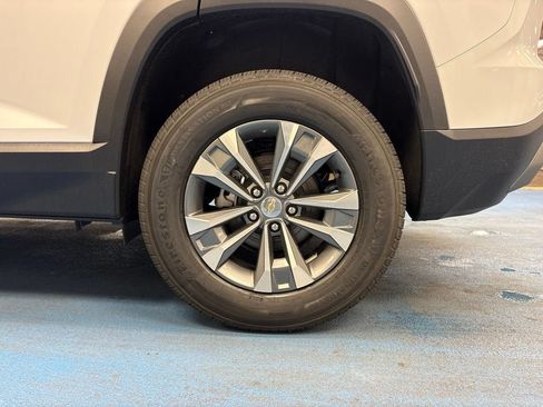 New 2026 Chevrolet Equinox LT w/ Convenience Package II FWD image 17
