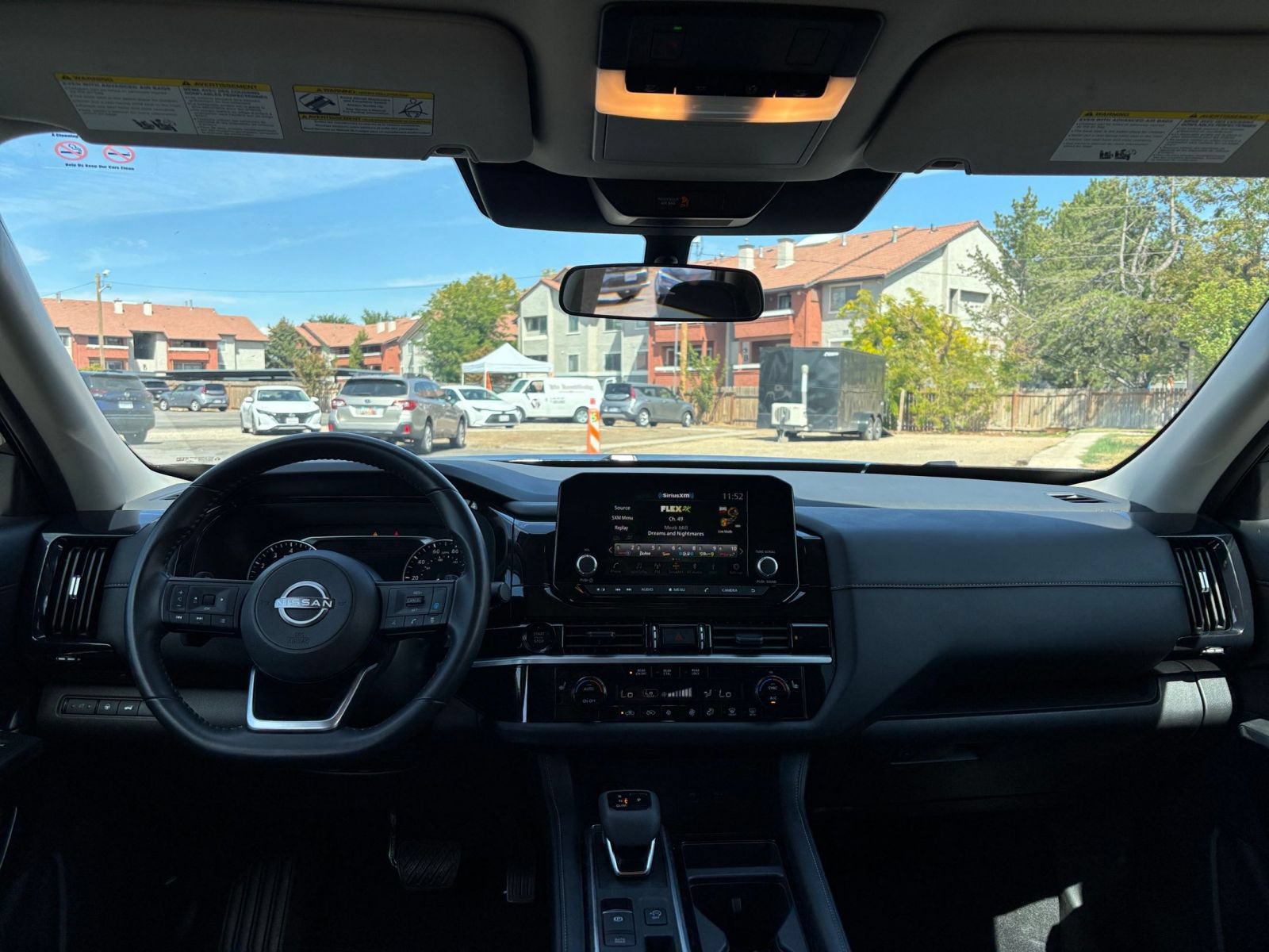 Used 2025 Nissan Pathfinder SV FWD image 35