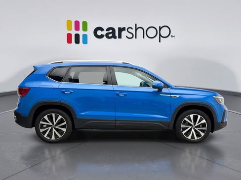 Used 2022 Volkswagen Taos SE w/ Panoramic Sunroof Package image 6