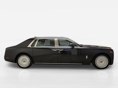 New 2026 Rolls-Royce Phantom Extended Wheelbase RWD image 9