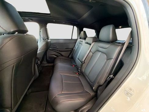 New 2026 Jeep Cherokee Limited image 25