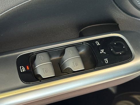 Used 2024 Mercedes-Benz C 300 Sedan image 13