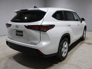 Used 2024 Toyota Highlander LE video 2