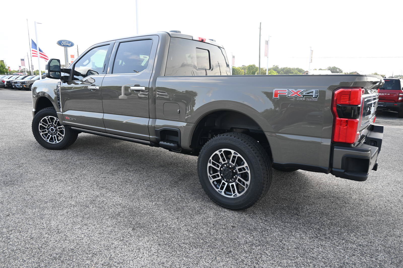 New 2026 Ford F250 Platinum w/ Platinum Plus Package AWD/4WD image 7