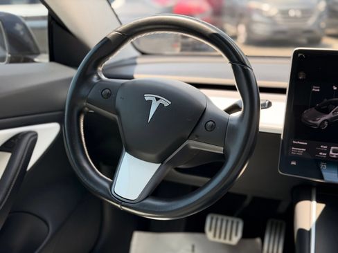 Used 2018 Tesla Model 3 AWD/4WD image 28