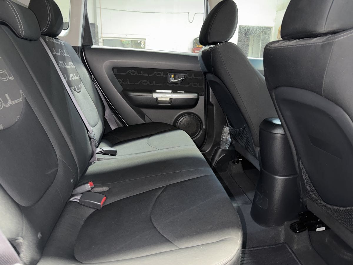 Used 2012 Kia Soul + FWD image 20