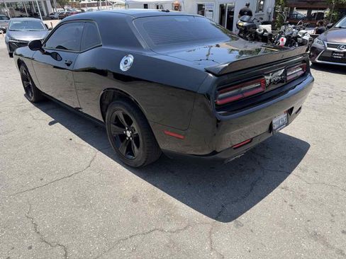 Used 2018 Dodge Challenger SXT RWD image 4