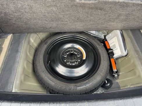 Used 2024 Nissan Altima 2.5 SV image 16