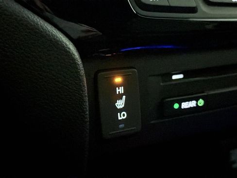 Used 2018 Honda Pilot Touring image 39