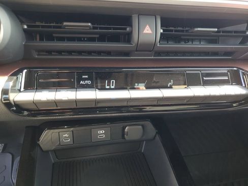 New 2026 Toyota Prius SE image 18