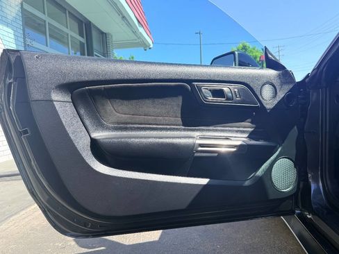 Used 2019 Ford Mustang Shelby GT350R w/ GT350R Equipment Group 920A RWD image 16