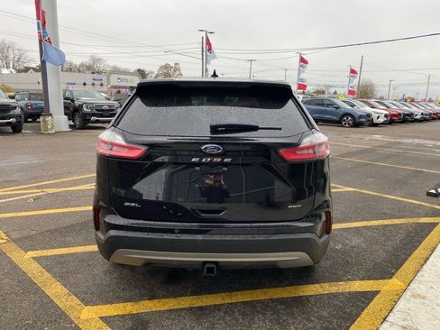 Used 2024 Ford Edge SEL w/ Convenience Package image 4