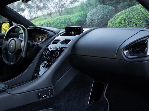 Used 2014 Aston Martin Vanquish Coupe image 81