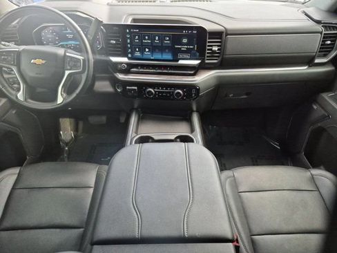 Used 2024 Chevrolet Silverado 2500 LTZ w/ LTZ Convenience Package AWD/4WD image 12