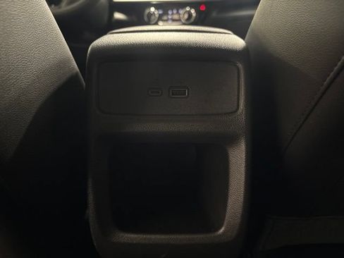 Used 2025 Chevrolet Trax LT FWD image 29
