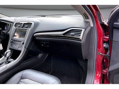 Used 2016 Ford Fusion SE w/ Equipment Group 202A FWD image 19