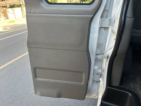 Used 2018 Chevrolet Express 3500 LT w/ LT Preferred Equipment Group RWD image 41