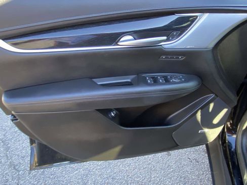 Used 2025 Cadillac XT5 Premium Luxury image 8