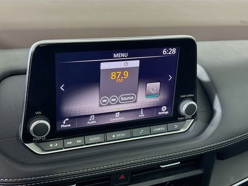 Used 2023 Nissan Rogue S AWD/4WD image 19