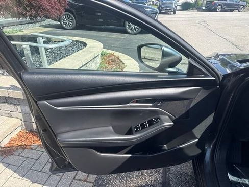 Used 2020 MAZDA MAZDA3 AWD Sedan w/ Select Package image 9