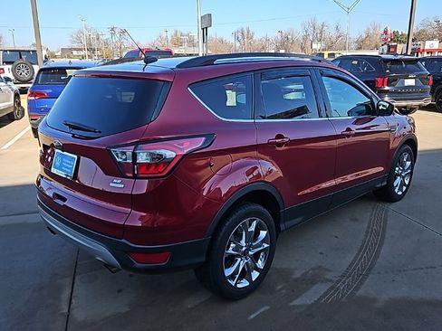 Used 2017 Ford Escape SE w/ Equipment Group 201A image 5