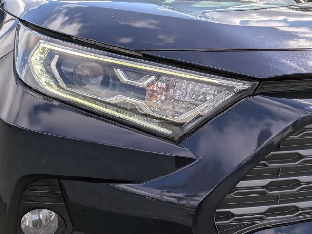 Used 2021 Toyota RAV4 XSE w/ XSE Grade Weather Package AWD/4WD image 9