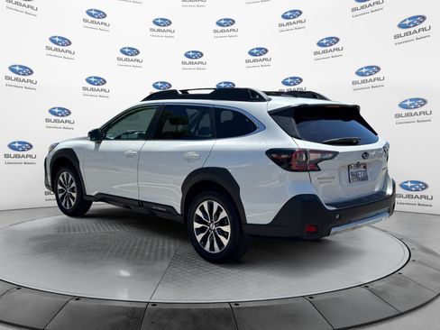 Used 2023 Subaru Outback Limited AWD/4WD image 3