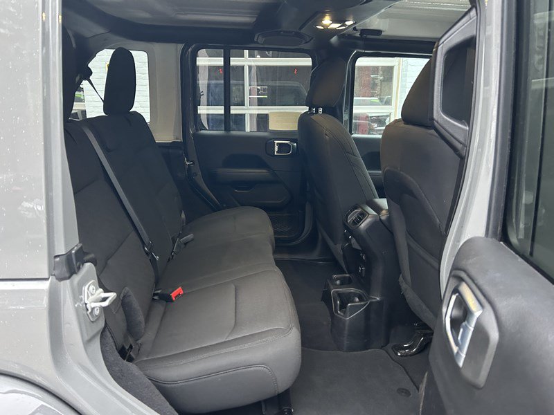Used 2021 Jeep Wrangler Unlimited Sahara AWD/4WD image 11