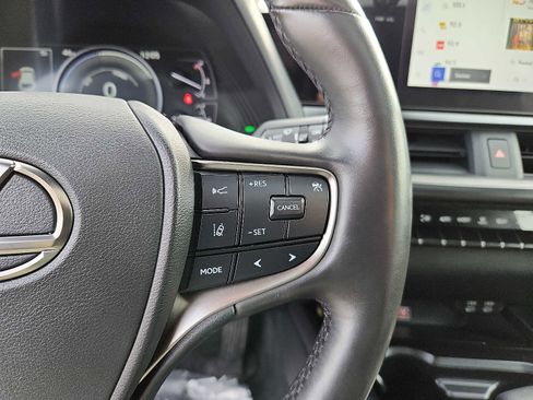 Used 2024 Lexus UX 250h Premium image 21