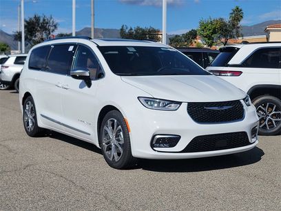 New 2026 Chrysler Pacifica Pinnacle