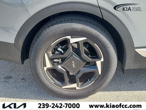 Certified 2026 Kia Sportage EX FWD image 9