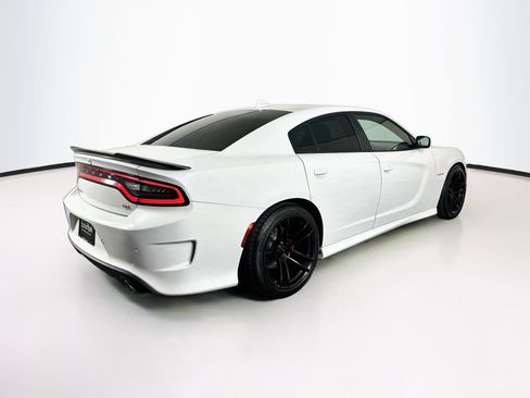 Used 2022 Dodge Charger R/T w/ Plus Group RWD image 9