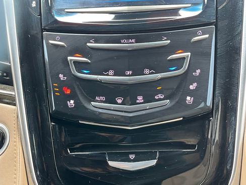 Used 2019 Cadillac Escalade Platinum image 4