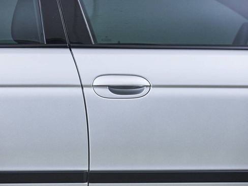 Used 2003 BMW M5 RWD image 36
