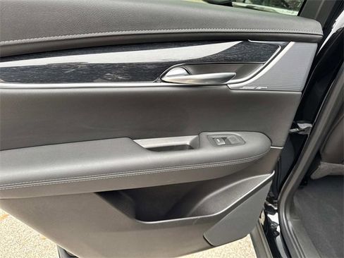 Certified 2022 Cadillac XT5 Premium Luxury image 10