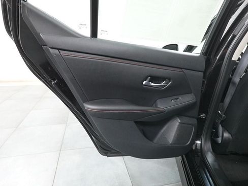 Used 2025 Nissan Sentra SR FWD image 22